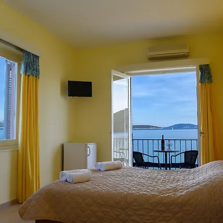 Szálloda Solon Toló