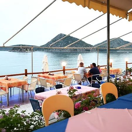 Szálloda Solon Toló