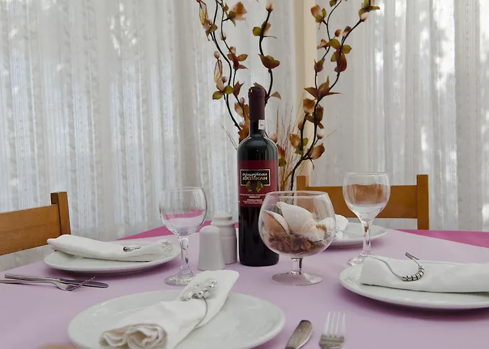 מלון Solon טולון