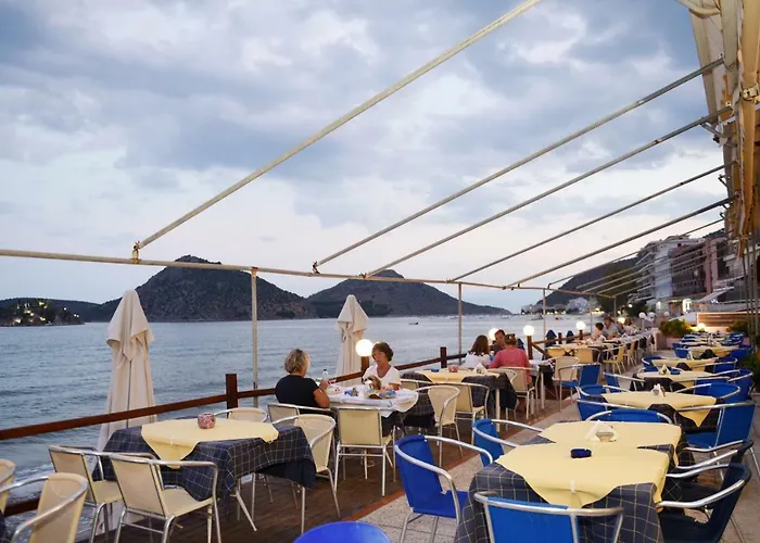 מלון Solon טולון